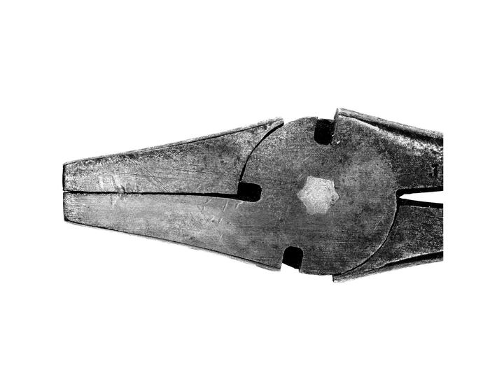 images/150516-064_plier1detail-small_mikeprevette.jpg